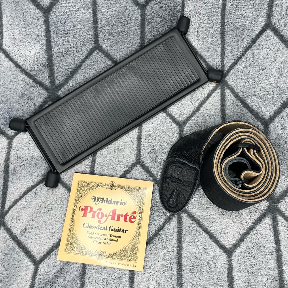 Guitar Accessories Bundle V